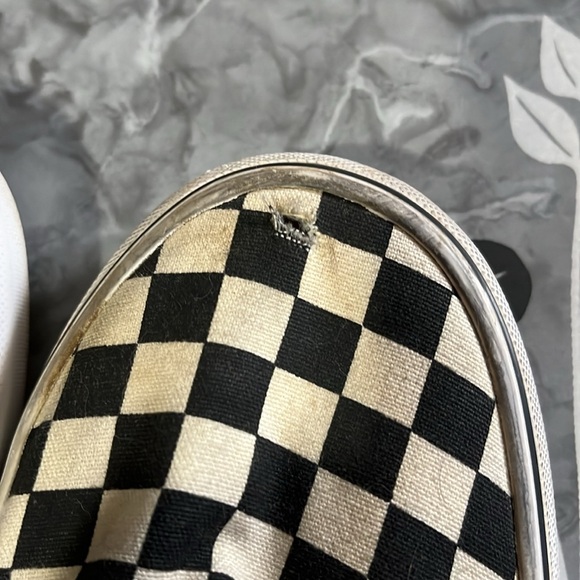 Checkerboard Vans slip on - Picture 2 of 7